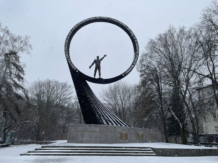 Памятник калининград
