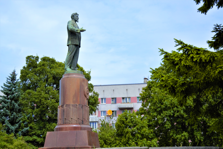 Памятник калинину в калининграде