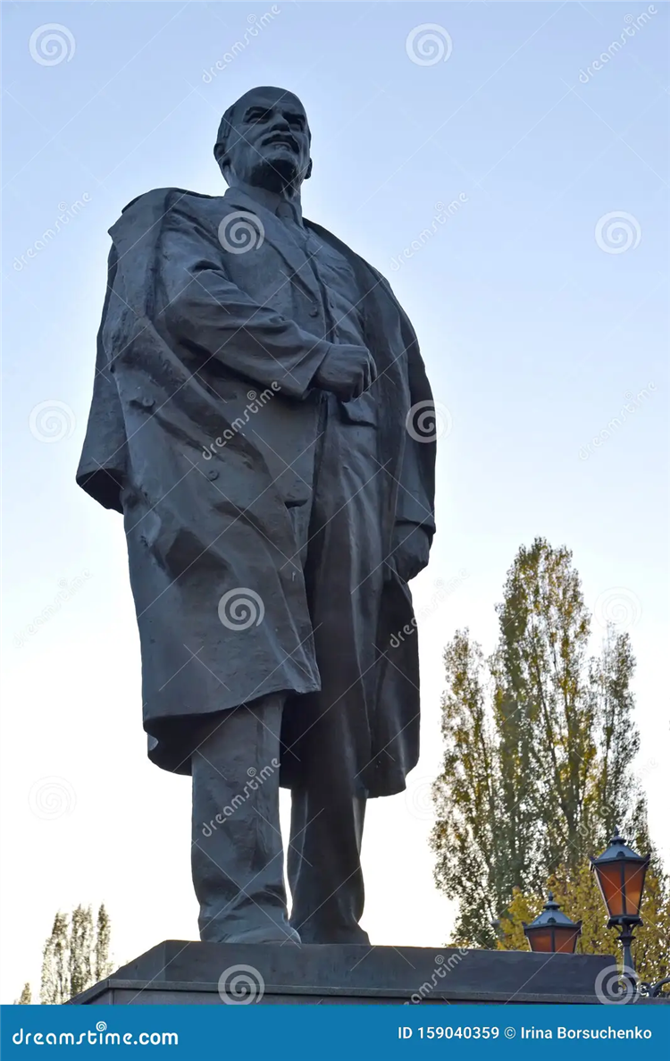 Памятник ленину калининград